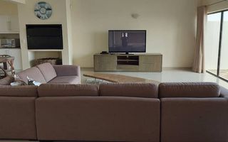 4 Bedroom House For Sale in Long Beach