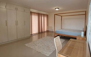 4 Bedroom House For Sale in Long Beach