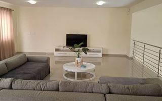 4 Bedroom House For Sale in Long Beach