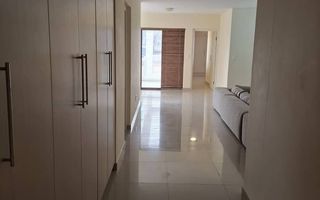 4 Bedroom House For Sale in Long Beach