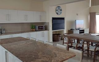 4 Bedroom House For Sale in Long Beach