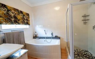 3 Bedroom House For Sale in Henties Bay Central, Henties Bay