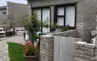 5 Bedroom House For Sale in Vineta