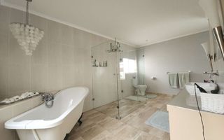 3 Bedroom House For Sale in Sunbay