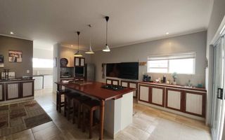 3 Bedroom House For Sale in Sunbay