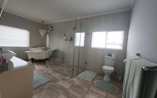 3 Bedroom House For Sale in Sunbay