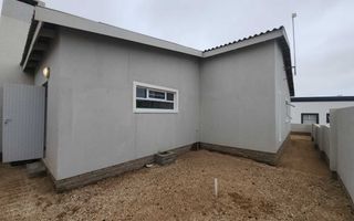 3 Bedroom House For Sale in Sunbay