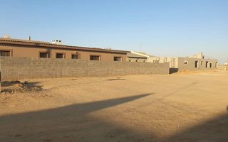 House For Sale in Henties Bay Central, Henties Bay