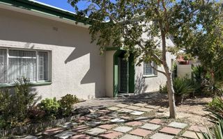 7 Bedroom Office / Retail / Mixed Use For Sale in Windhoek C...