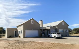 5 Bedroom House For Sale in Omeya Golf Estate