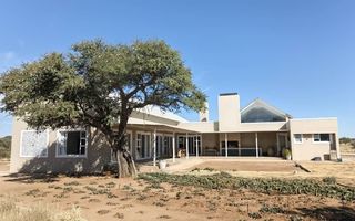 5 Bedroom House For Sale in Omeya Golf Estate