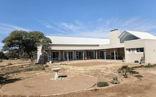 5 Bedroom House For Sale in Omeya Golf Estate