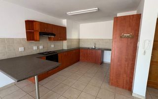 2 Bedroom Apartment/Penthouse For Sale in Windhoek Central,...
