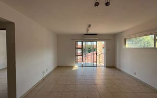 2 Bedroom Apartment/Penthouse For Sale in Windhoek Central,...