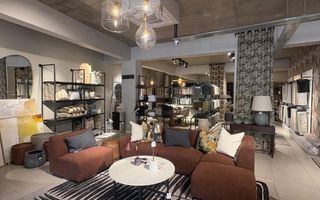 Office / Retail / Mixed Use For Sale in Klein Windhoek, Wind...