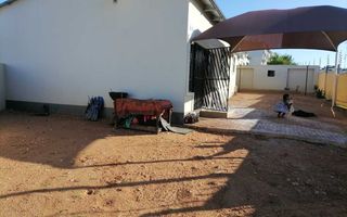 3 Bedroom House For Sale in Rocky Crest