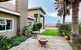 5 Bedroom House For Sale in Mile 4 Extension 1, Swakopmund