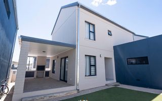 4 Bedroom House For Sale in Kleine Kuppe, Windhoek