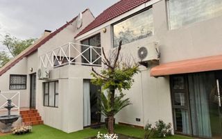 4 Bedroom House For Sale in Ludwigsdorf, Windhoek