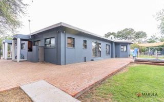 6 Bedroom House For Sale in Out of Nature, Windhoek