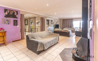 6 Bedroom House For Sale in Out of Nature, Windhoek