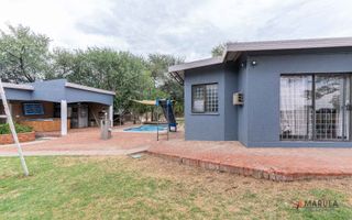 6 Bedroom House For Sale in Out of Nature, Windhoek
