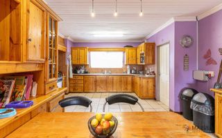 6 Bedroom House For Sale in Out of Nature, Windhoek