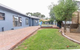 6 Bedroom House For Sale in Out of Nature, Windhoek