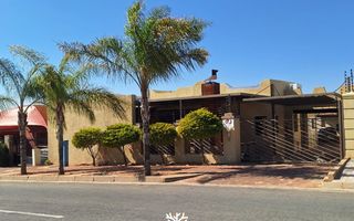 4 Bedroom House For Sale in Khomasdal , Windhoek