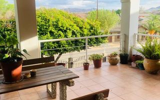 5 Bedroom House For Sale in Hochlandpark