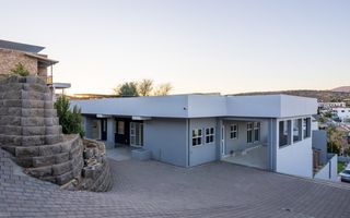 7 Bedroom House For Sale in Auasblick