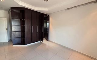 6 Bedroom House For Sale in Cimbebasia