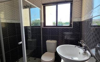 6 Bedroom House For Sale in Cimbebasia