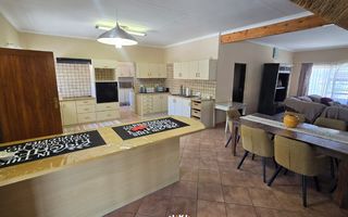 4 Bedroom House For Sale in Henties Bay Central, Henties Bay