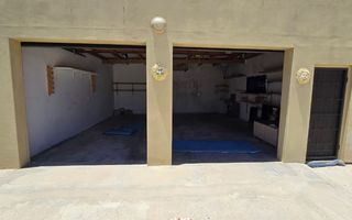 4 Bedroom House For Sale in Henties Bay Central, Henties Bay