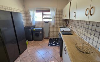 4 Bedroom House For Sale in Henties Bay Central, Henties Bay