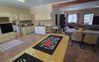 4 Bedroom House For Sale in Henties Bay Central, Henties Bay