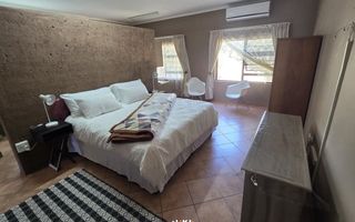 4 Bedroom House For Sale in Henties Bay Central, Henties Bay
