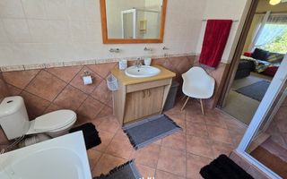 4 Bedroom House For Sale in Henties Bay Central, Henties Bay