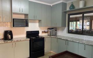 7 Bedroom House For Sale in Out Of Nature Estate