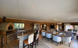 7 Bedroom House For Sale in Out Of Nature Estate