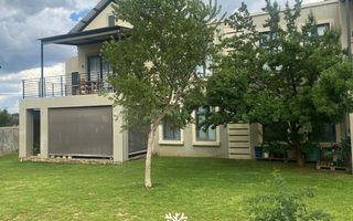 2 Bedroom Townhouse For Sale in Omeya, Windhoek