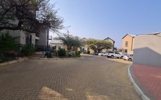 2 Bedroom House For Sale in Omeya Golf Estate