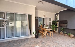 1 Bedroom Apartment/Penthouse For Sale in Pioniers Park