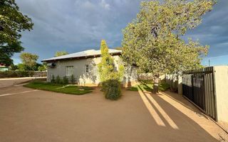 14 Bedroom House For Sale in Outjo