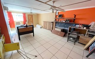 14 Bedroom House For Sale in Outjo