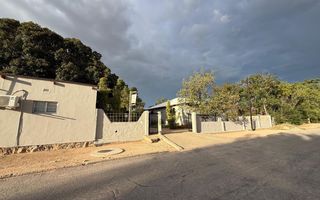 14 Bedroom House For Sale in Outjo