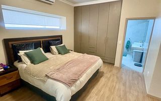 3 Bedroom House To Rent in Long Beach