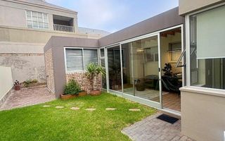 3 Bedroom House To Rent in Long Beach