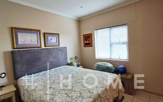 3 Bedroom Apartment/Penthouse For Sale in Long Beach